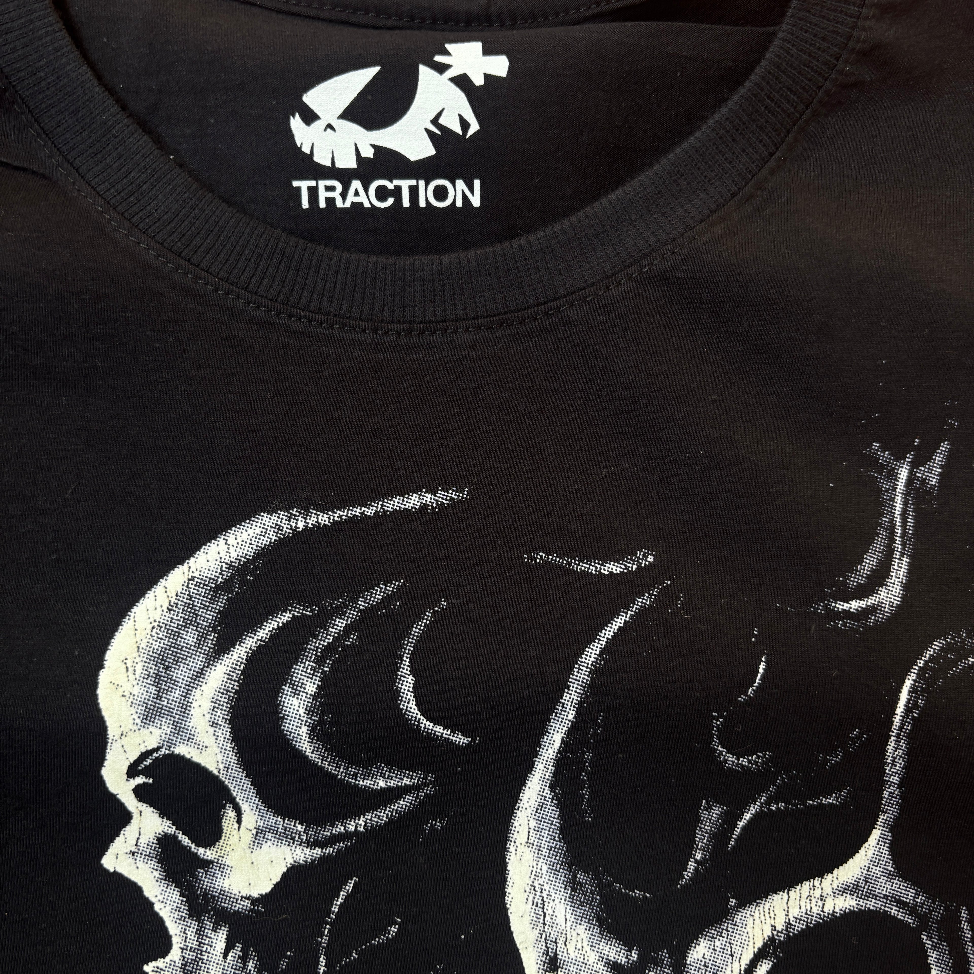 CAMISETA REGULAR “FLYING SOULS” TRACTION