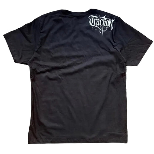 CAMISETA REGULAR “BEHIND THE DARK” TRACTION