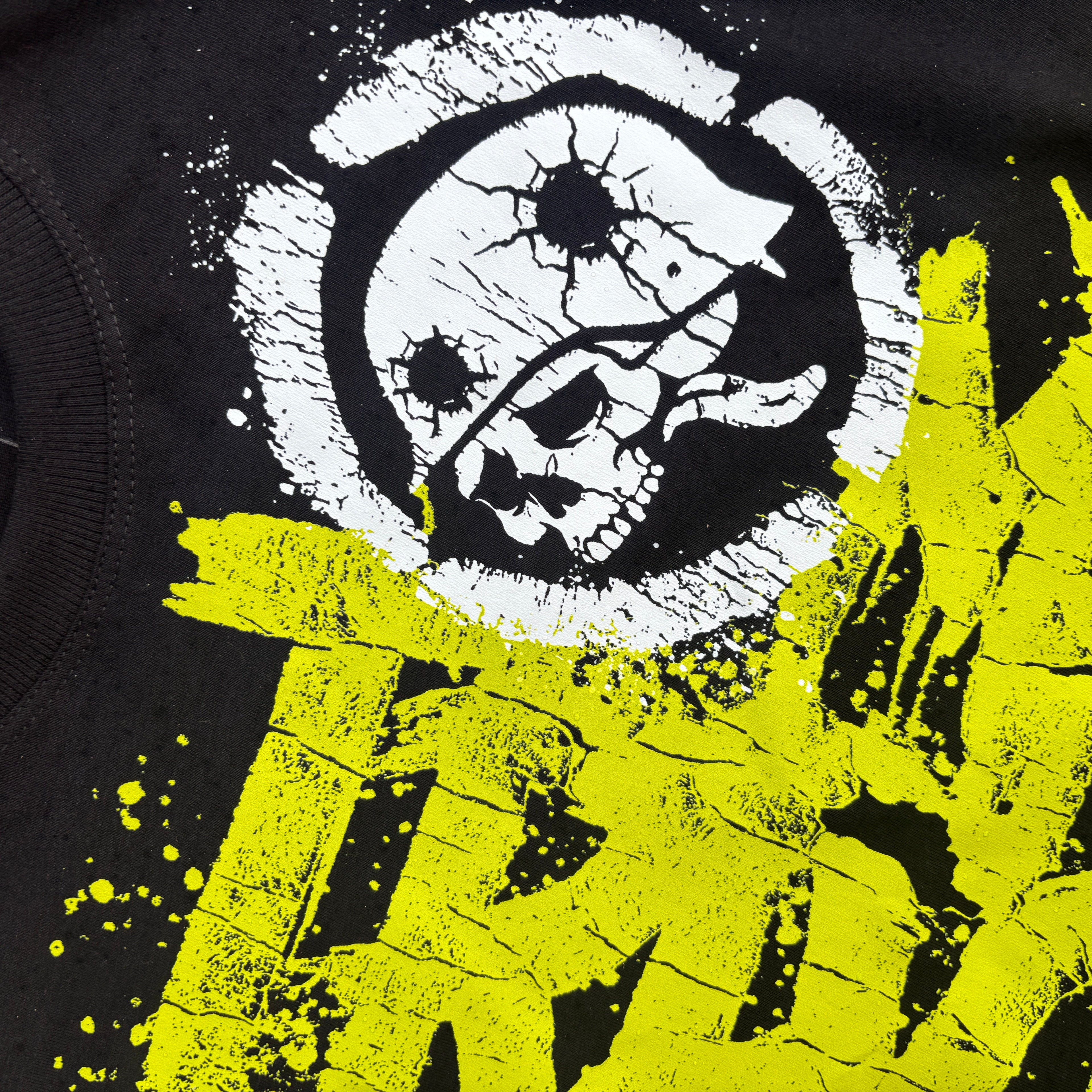 CAMISETA REGULAR “MADE IN TRACTION LEMON” RELEITURA METAL MULISHA ALGODÃO PENTEADO (AUTENTICA) (Cópia)